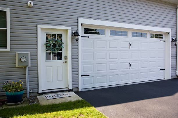 24/7 Emergency Garage Door Roller Replacement experts in Hamilton, MO